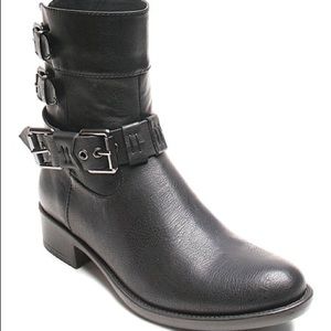 2 Lips Too Black Bootie, size 8.5